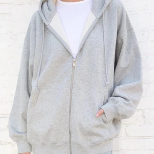 Brandy hoodie - Bra skick väldigt oanvänd, oversized storlek. Kom privat för egna bilder. Nypris är 450kr. Säljer fler brandy kläder!