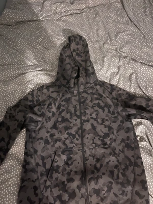 Nike tech kofta  - Nike tech kofta säljs it länge 