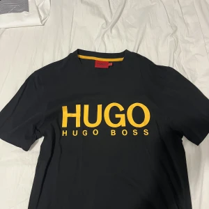 Hugo T-shirt - Hugo T-shirt i gott skick