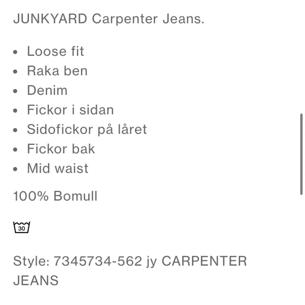 Cargo/carpenter-jeans från junkyard, köpt i våras och har knappt använt dem. Säljer då de inte passar mig längre. . Jeans & Byxor.