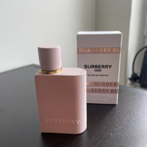 Burberry her elixir  - Burberry her elixir i 30ml oanvänd fick den i present, nypris 875 från kicks. 
