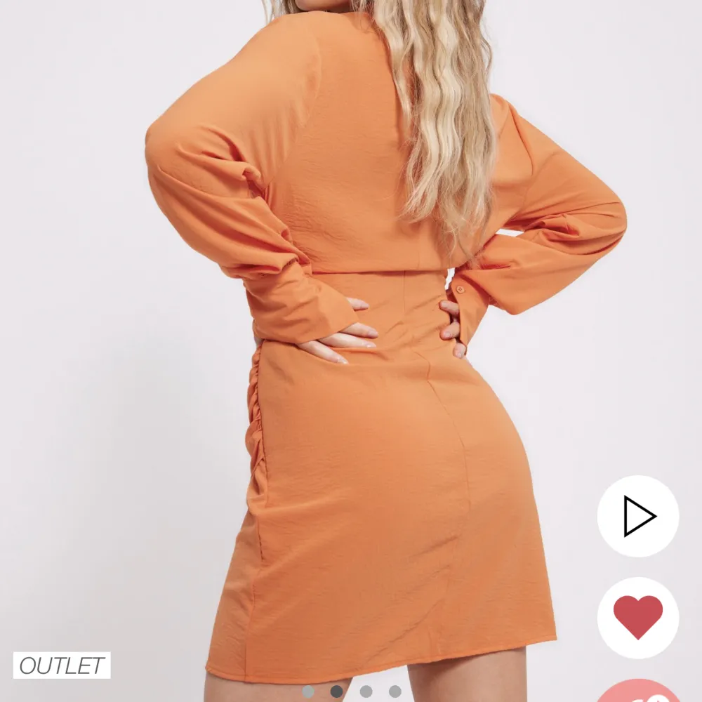 Orange snygg långärmad klänning från Nelly i storlek small. Aldrig använd! . Klänningar.