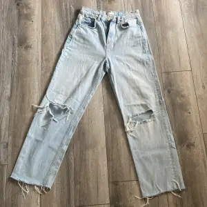 Gina jeans storlek 34 Beninnerlängd 71cm  Fint skick 