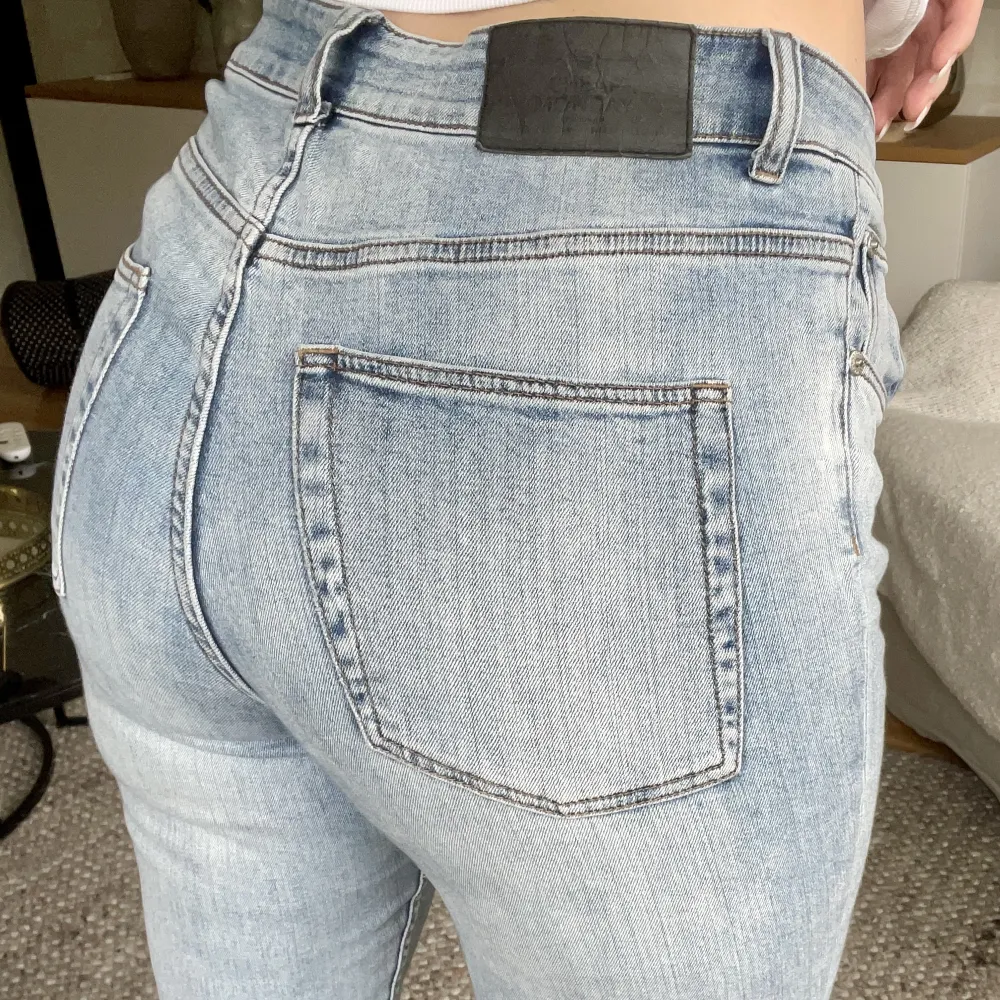 Helt vanliga jeans från cheap monday som jag inte längre använder. . Jeans & Byxor.