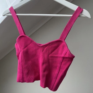 Topp - Fint skick! Knappt använd en 