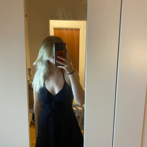 Svart klänning - Aldrig använd, fint skick.