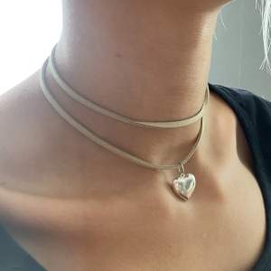 Beige|silver 🩷🫶🫶 halsband gjord av mig Exemplar 1/1