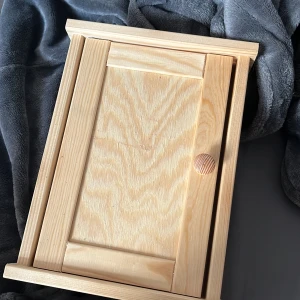 smyckeskrin  - smyckeskrin som man kan hänga på väggen eller lägga någonstans bara