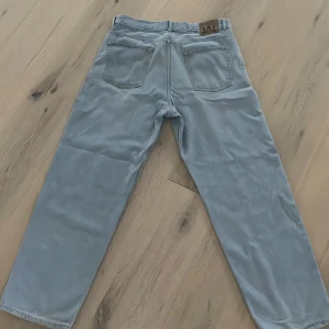 Sweet sktbs jeans - Säljer nu mina sweet sktbs jeans då dom inte kommer till användning. Jeansen är i bra skicka och i storlek m. Skriv om det är några fler frågor 