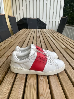 Valentino Open - Size 42 Skick: 8/10 Väldigt fint skick! 