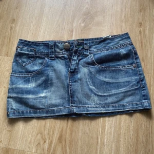 Lowwaist miniskirt - Söt lågmidjad mini kjol! 