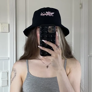 Bucket hat  - Snygg bucket hat som inte kommer till användning, säljer för 70 kr plus frakt 💖