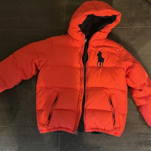 Ralph Lauren vinter jacka strl 14-16 år - Ralpah Lauren vinter jacka i bra skick använd en till 2 vintrar 