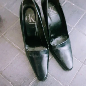 Kilklackar 37,5 . Calvin Klein - Kilklackar 37,5 . Calvin Klein