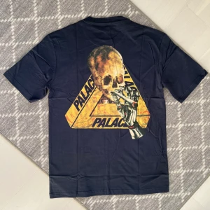 Palace Skull tee - Storlek XL