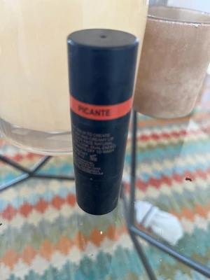 Nudestix krämblush i picante - Viral slutsåld färg. Nypris: 350. Endast testad 