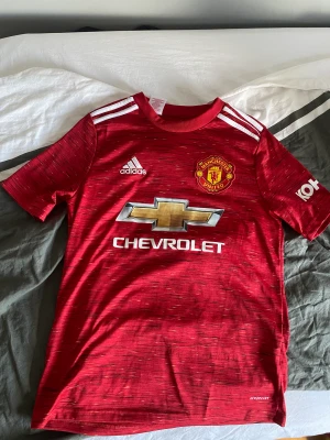 Manchester United  - Säljer min jätte snygga man U tröja. Skick 10/10. 100% äkta.
