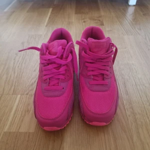 Nike airmax - Nike airmax stl 38 knappt använda 