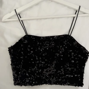 Glittertopp - Jättefin glittertopp som är helt oanvänd!🌺GRATIS FRAKT I 14 DAGAR MED KÖP NU!