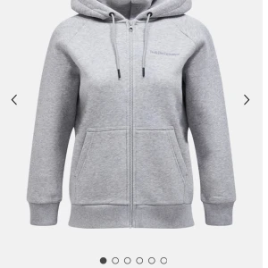Peak hoodie - Nästan oanvänd peak hoodie, köpt för 1400kr, passar mig som har xs/s.