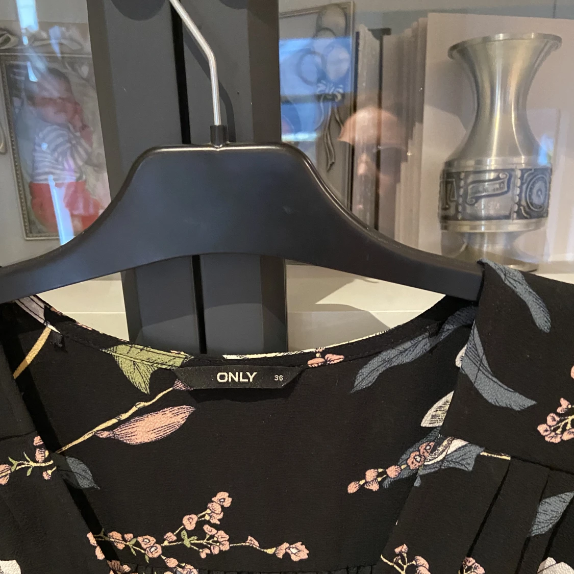 klänning strl 36 från only - 90