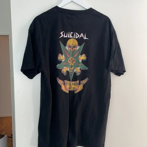 Suicidal tendencies tischa L - Använd, i gott skick 100%bomull 