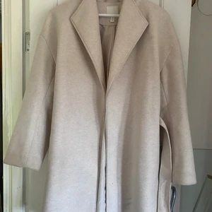 Kappa - Vår/höst kappa. Super fin endast använd några gånger.