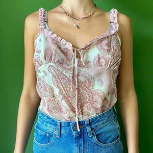 Linne med paisleymönster - Tunt linne så det syns igenom om man inte har något under. 