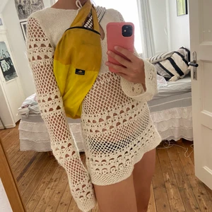 Stickad klänning  - Super fin stickad klänning köpt secondhand men har dessväre inte kommit till användning! Lite nopprig men annars fint skick! 💖