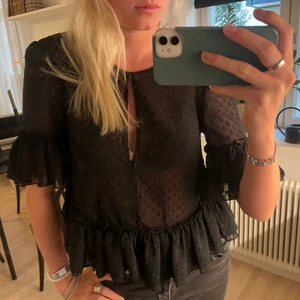 Fest topp - Svart genomskinlig topp💕