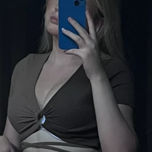 Topp - Beige/brun topp lite liten på mig men skitfin!