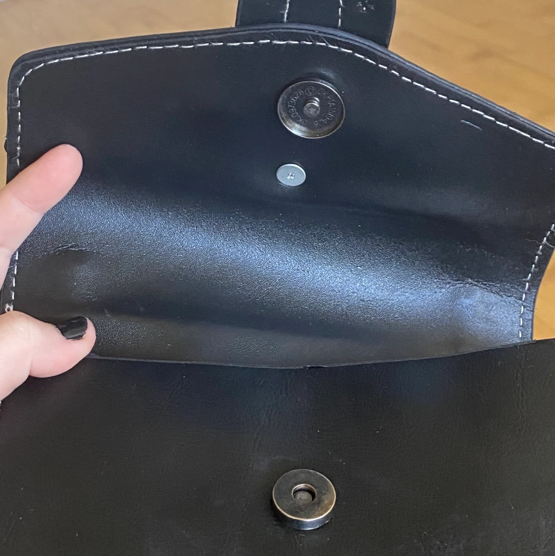 svart handväska ! - 91