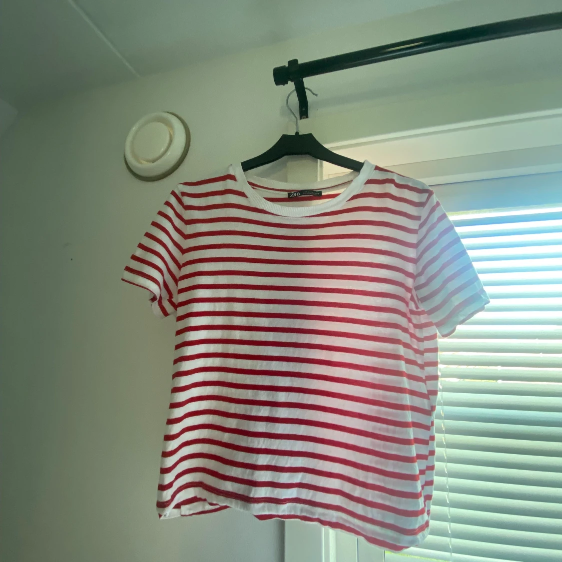 Röd vit randig zara t-shirt - 90