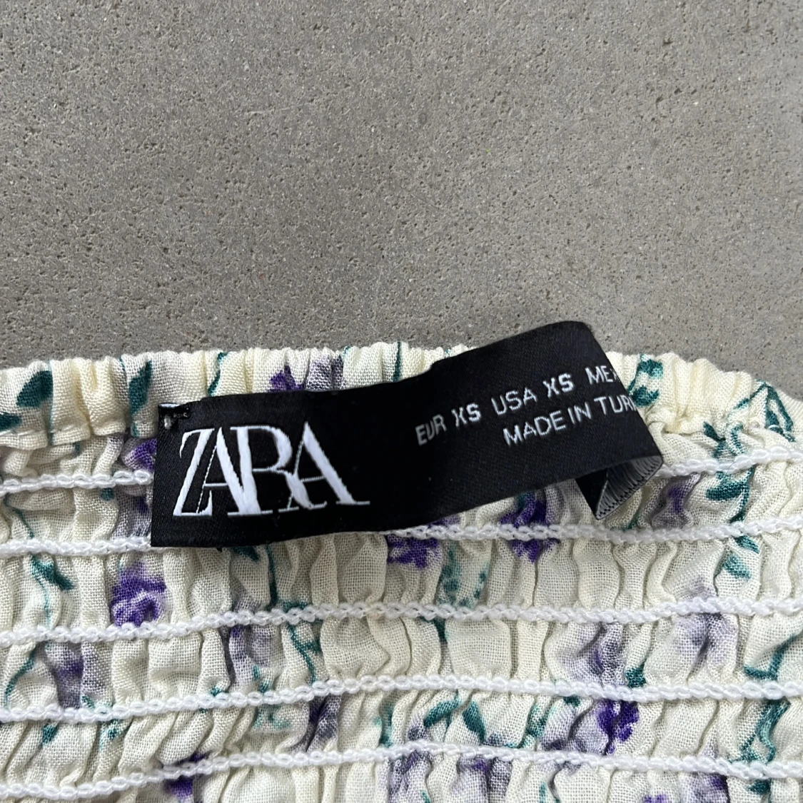 Blommig topp zara - 90