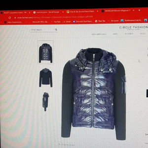 Söker denna moncler [ Moncler Tricot ] - Söker denna moncler Tricot cardigan i L. Inga skador svart eller marin Blå L/M skicka era offers Den ska va äkta, kvitto och tag ska kunna vissas.