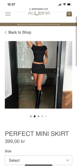 Perfect mini skirt  - Säljer denna slutsålda populära mini kjolen från alobha label i storlek XS då den var lite för stor i midjan för mig. Därav är den endast testad! (Lånade bilder) Skriv till mig för egna bilder.