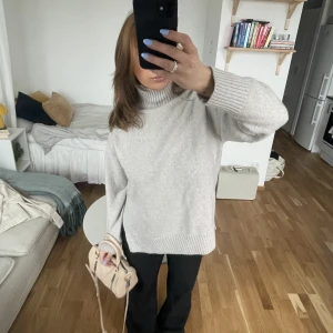 Stickad tröja  - Super mjuk stickad tröja 