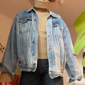 Ovesized jeansjacka - Ovesized jeansjacka från beyond retro.