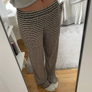 Byxor - Fraktar för 66kr 💕