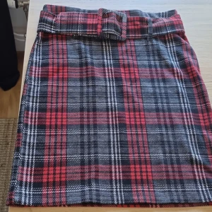 Kjol, S - Fint skick.