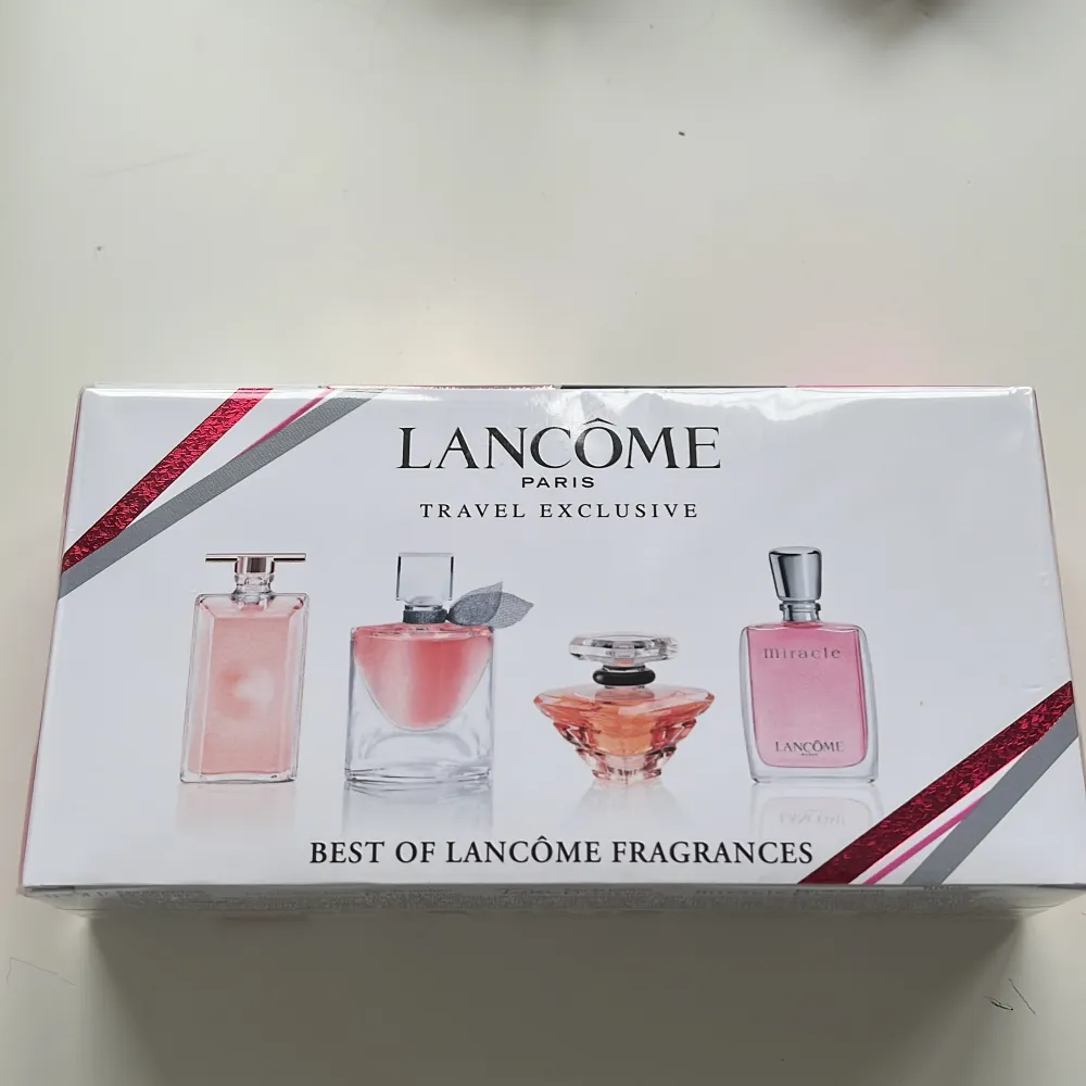 4 st parfymer från Lancôme Paris.  Innehåll:  Idôle-5 ml La vie est belle-4ml  Tréson-7,5ml Miracle-5ml . Övrigt.