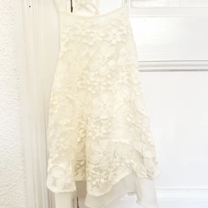 Spetslinne med mesh rygg - Bra skick