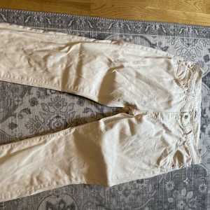 woodbird jeans - Beiga Woodbird jeans, i bra skick.  