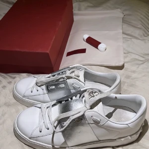 Valentino skor - Jätte fina valentino skor som i ny skick💕kom tyvärr inte till användning av mig, allt för bilden ingår