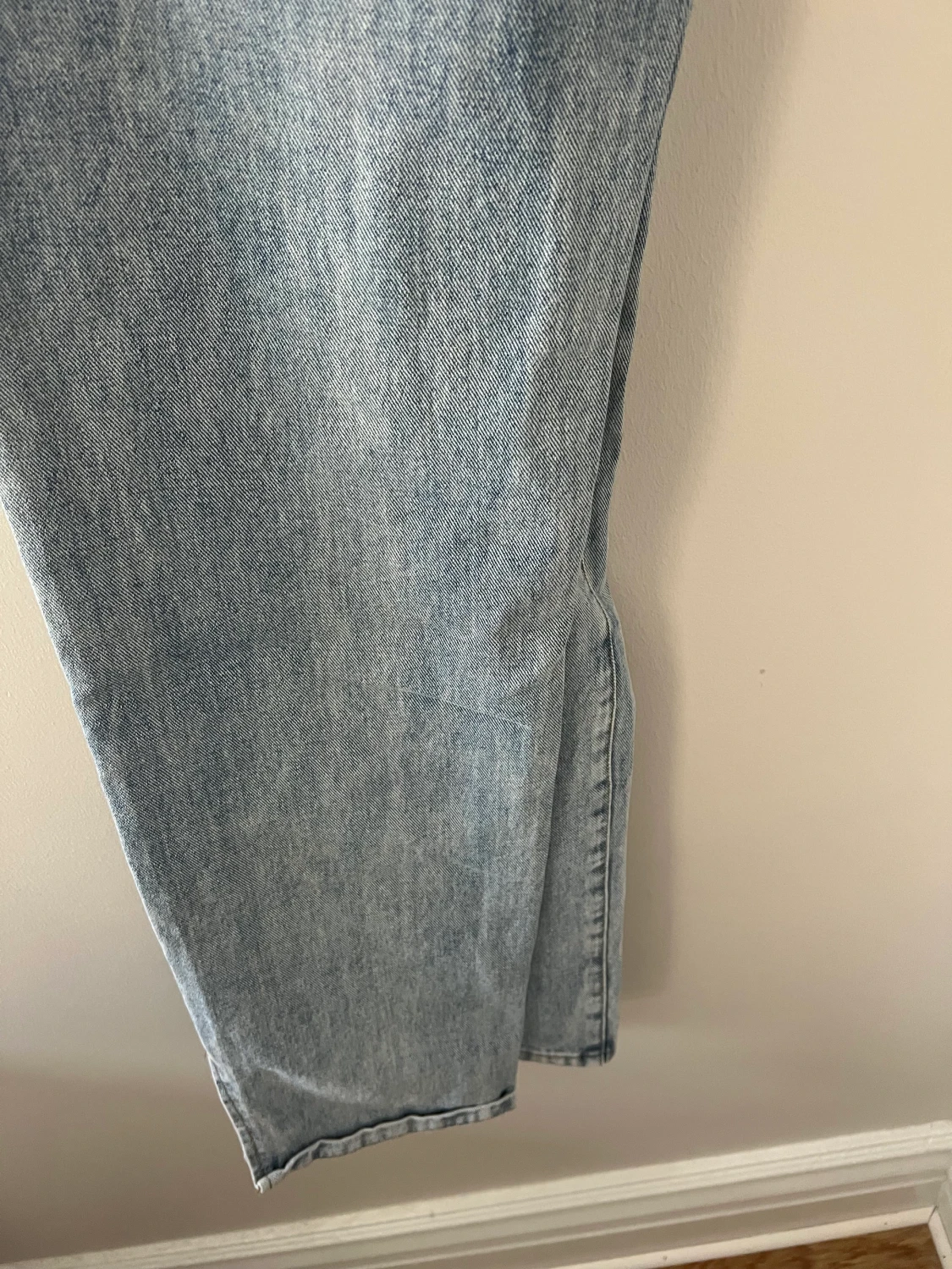 Raka jeans med slits  - 90