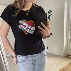 Zadig tshirt - Säljer min Zadig tshirt då den inte kommer till användning längre. Jättefin! 💕