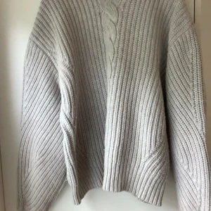 Filippa K stickad tröja - Filippa K tröja i 55% ull, nypris 1000kr