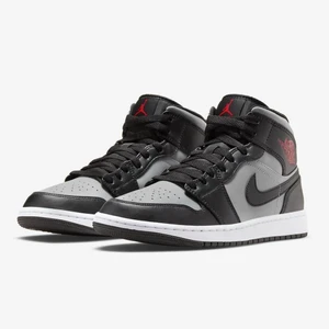 Air Jordan 1 Mid (EU43) - Helt nya