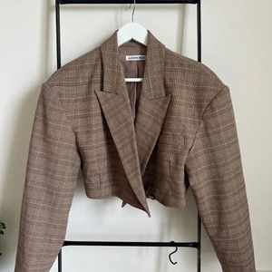 Slutsåld Adoore kavaj blazer  - Slutsåld så fin blazer från Adoore Storlek 38  Kan hämtas i vasastan