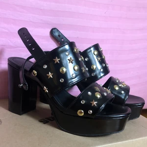 Platform heels med stjärnor - Knappt använda, mkt gott skick! 